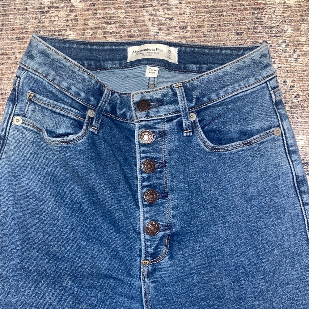 Abercrombie and Fitch super skinny ankle high rise jeans in a size 25 short